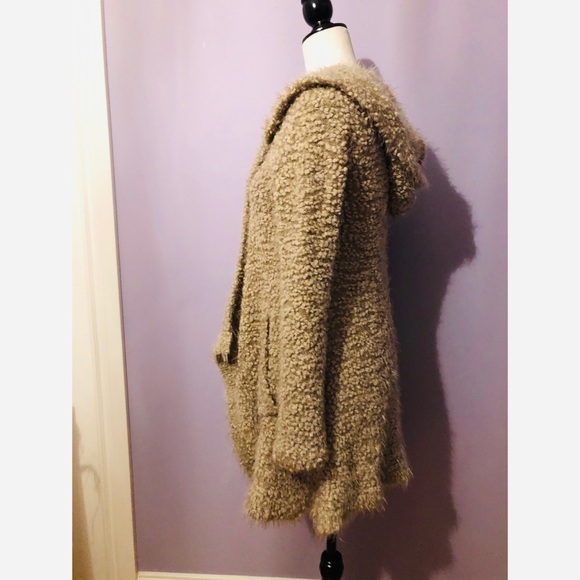 Anthropologie En Creme FUZZY HOODED CARDIGAN - Picture 9 of 9